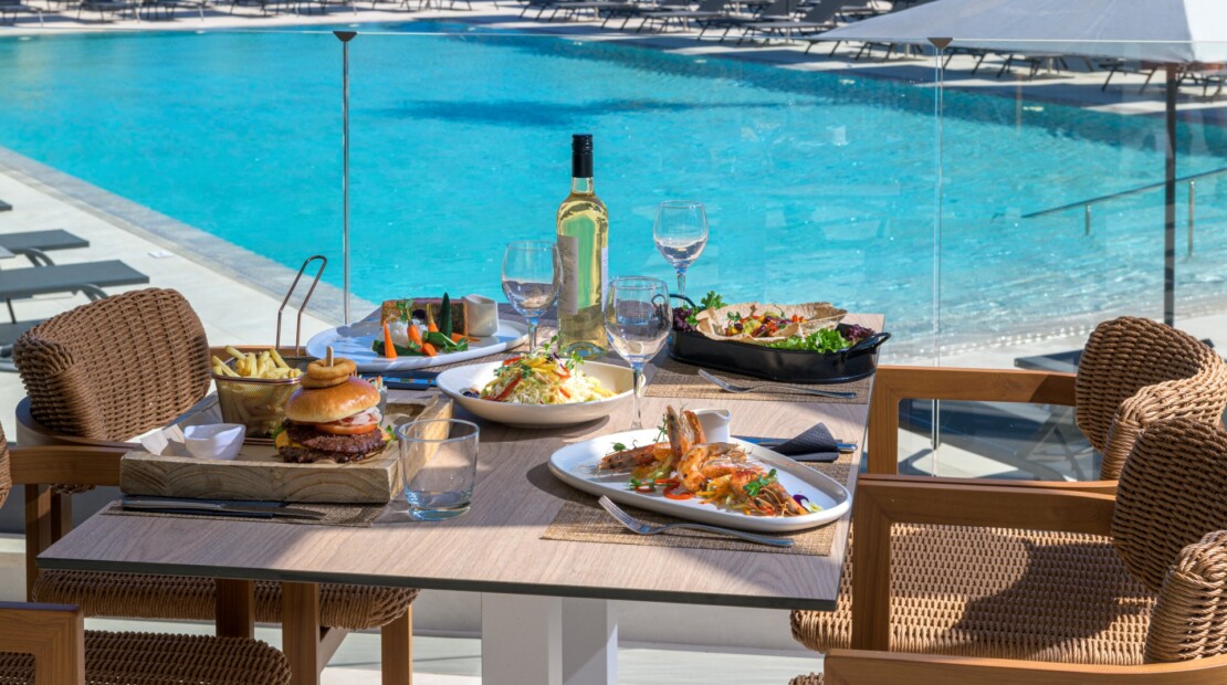 Sun Beach Resort_Beachfront Wing_Dion Ala Carte Restaurant & Bar-Day-1_High_Res