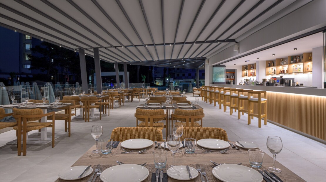 Sun Beach Resort_Beachfront Wing_Dion Ala Carte Restaurant & Bar-Night-1_High_Res