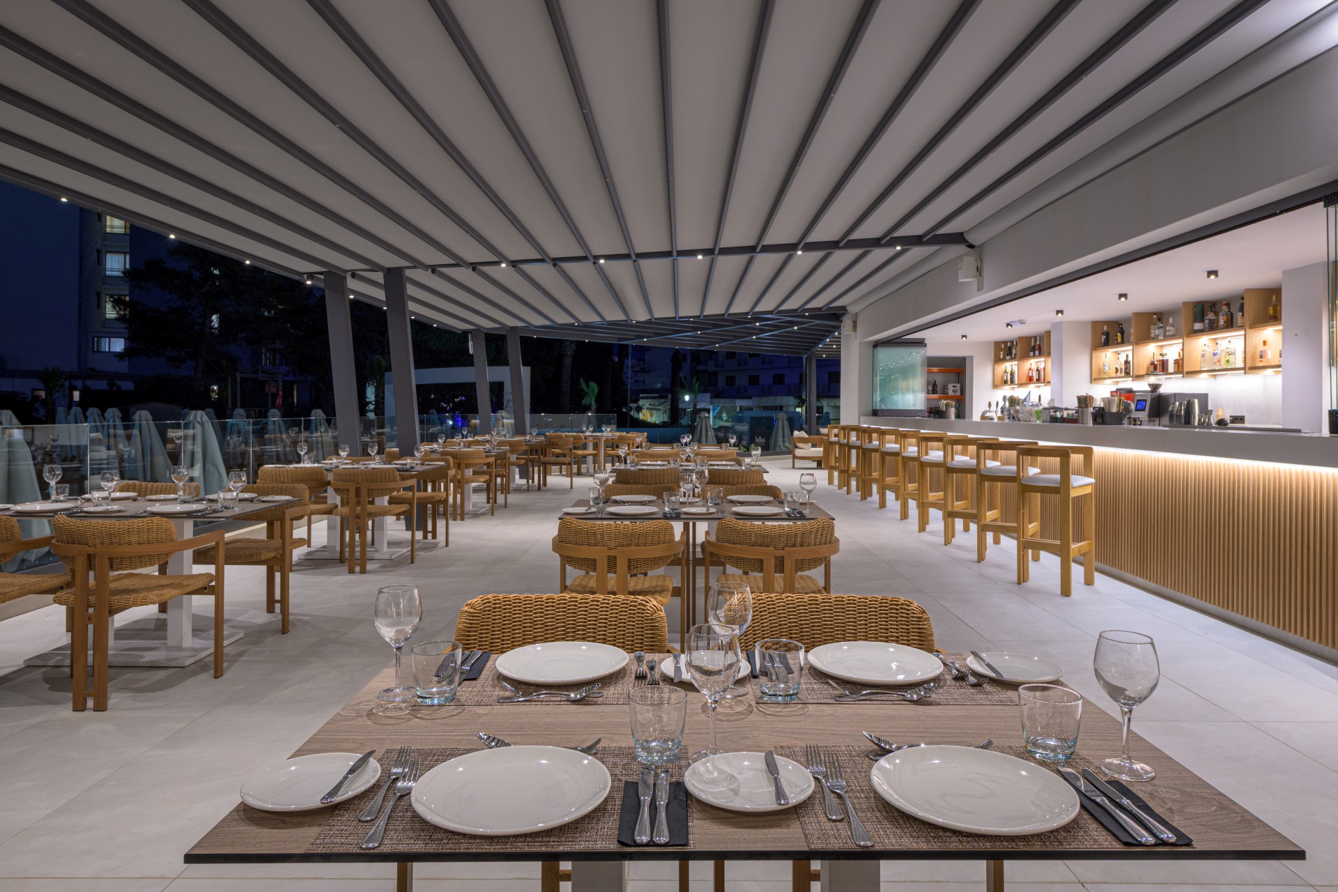 Sun Beach Resort_Beachfront Wing_Dion Ala Carte Restaurant & Bar-Night-1_High_Res