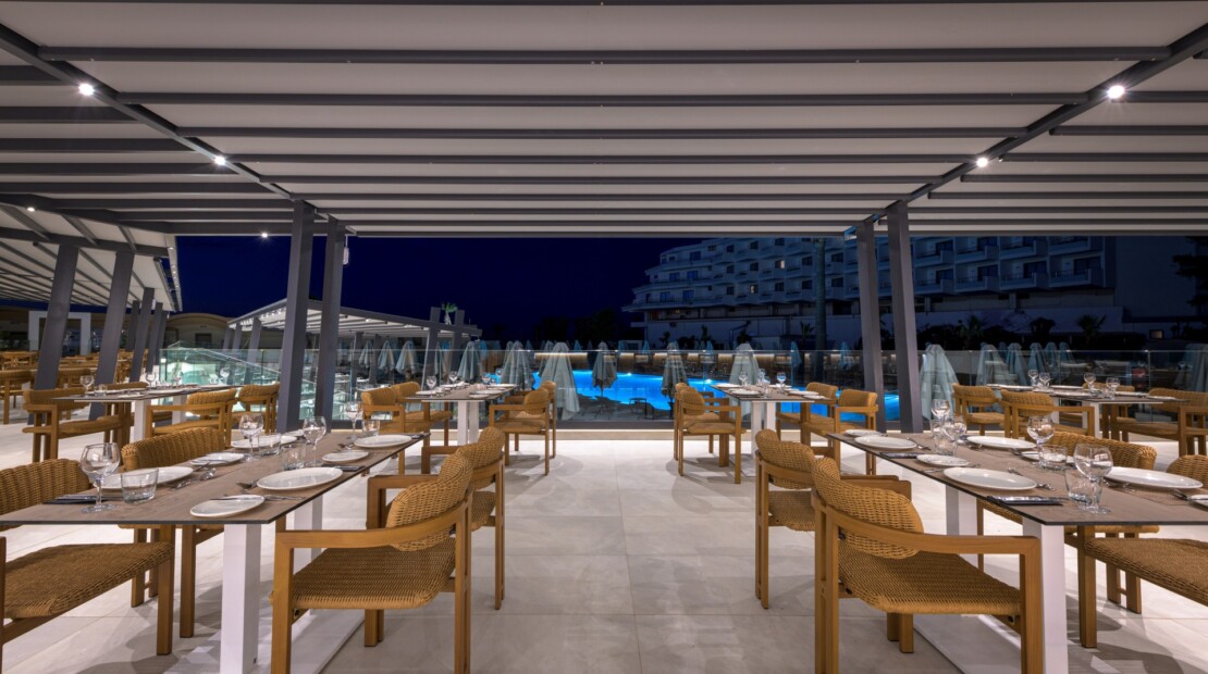 Sun Beach Resort_Beachfront Wing_Dion Ala Carte Restaurant & Bar-Night-3_High_Res