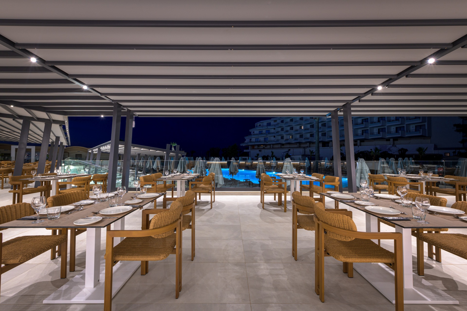 Sun Beach Resort_Beachfront Wing_Dion Ala Carte Restaurant & Bar-Night-3_High_Res