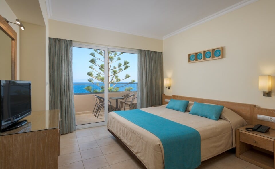 16a_Aegean_ Deluxe_Suite Sea_View_Apartment_Master_Bedroom_Sun_Beach_Resort