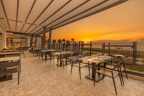 Thalassa_Beachfront_Restaurant_Bar_Sunset_view-1