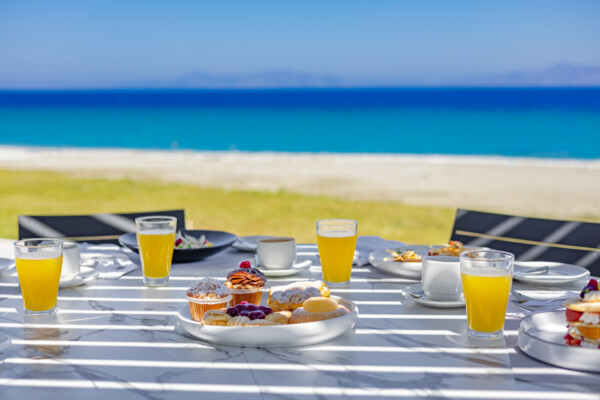 Thalassa Beachfront Restaurant & Bar | Breakfast by the Beach