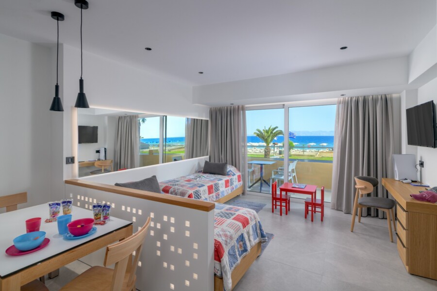 Superior Kids Suite Sea View_Leaving Room