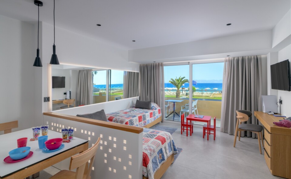 Superior Kids Suite Sea View_Leaving Room