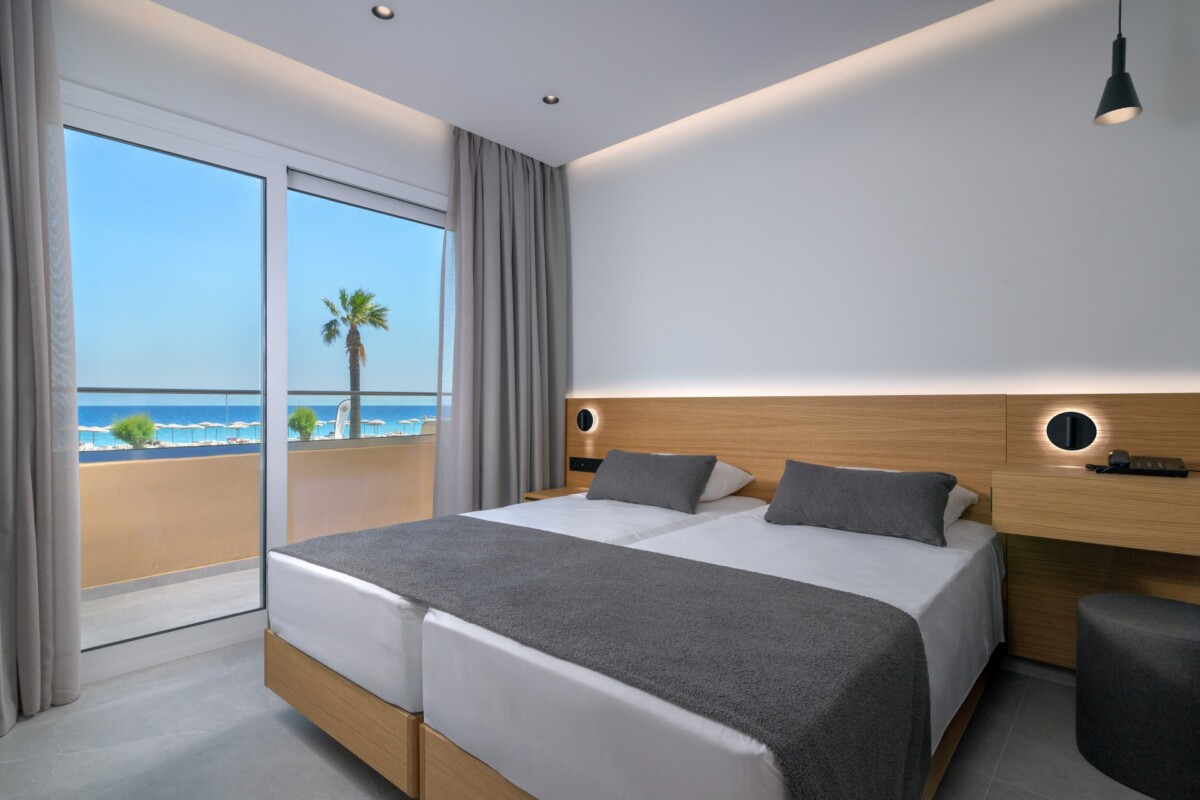 Superior Suite Sea View-Master Bedroom