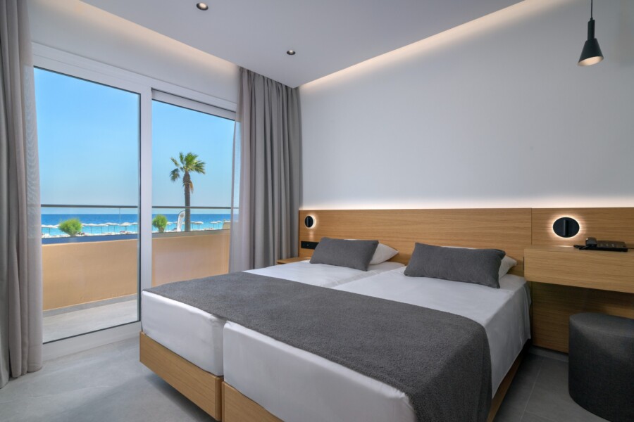 Superior Suite Sea View-Master Bedroom