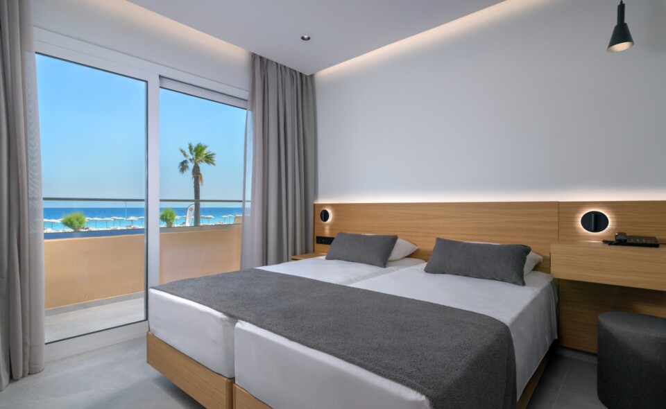 Superior Suite Sea View-Master Bedroom