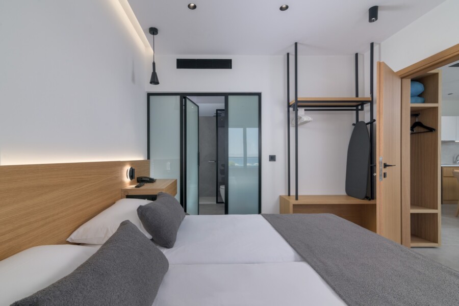 Superior Suite -Master Bedroom  with Walk-in Shower