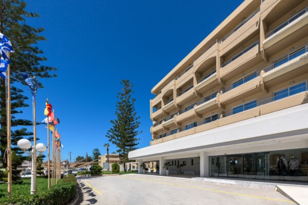 Sun Beach Resort_Beachfront Wing_Main Entrance_Hotel-Exterior-1_High_Res